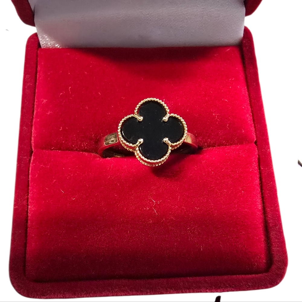 18k Real Yellow Gold Elegant Clover Ring